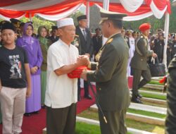 Tangis Haru Iringi Pemakaman Mayor Zulmi, Prajurit Berprestasi TNI