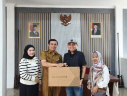 Kelurahan Cigereleng Realisasikan Bantuan Komputer untuk  di 12 RW, Dukung Pelayanan 6 SPM